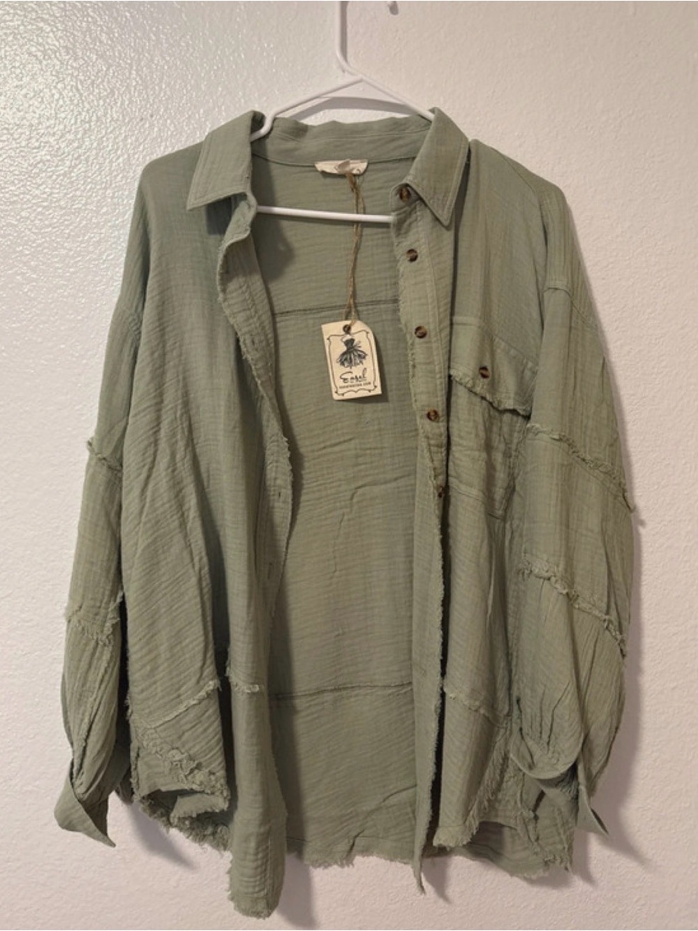 Easel Button down top